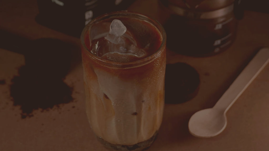 𝒞𝑜𝒻𝒻𝑒𝑒 + 𝒞𝒶𝓇𝒶𝓂𝑒𝓁: 𝚂𝚖𝚎𝚕𝚕𝚜 𝚕𝚒𝚔𝚎 𝚊 𝚌𝚘𝚣𝚢 𝚌𝚘𝚝𝚝𝚊𝚐𝚎 𝚌𝚊𝚏é 𝚏𝚒𝚕𝚕𝚎𝚍 𝚠𝚒𝚝𝚑 𝚏𝚛𝚎𝚜𝚑 𝚋𝚛𝚎𝚠𝚎𝚍 𝚌𝚘𝚏𝚏𝚎𝚎 𝚊𝚗𝚍 𝚌𝚊𝚛𝚊𝚖𝚎𝚕-𝚜𝚠𝚒𝚛𝚕𝚎𝚍 𝚍𝚎𝚜𝚜𝚎𝚛𝚝𝚜.